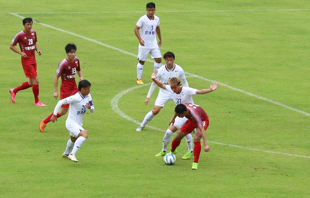 达姆施塔特升班马展风采,顽强拼搏战平传统劲旅  达姆施塔特升班马展风采,顽强拼搏战平传统劲旅