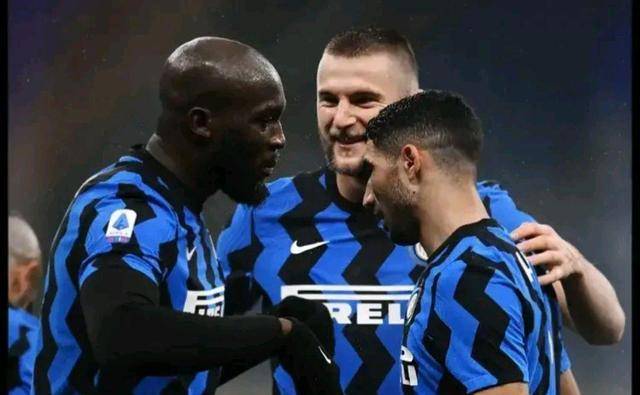 达姆施塔特防守端集体梦游,被对手反击打得溃不成军  达姆施塔特防守端集体梦游,被对手反击打得溃不成军